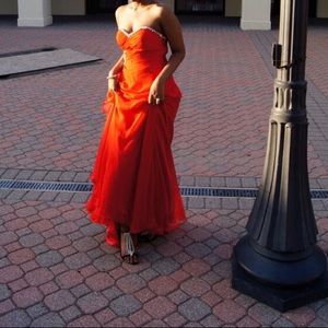 Stunning Red Satin Dress with Crystal Detail 💃🏼